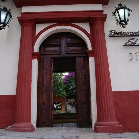 Hotel Plaza Santo Domingo Сан-Кристобаль-де-Ла-Касас Экстерьер фото
