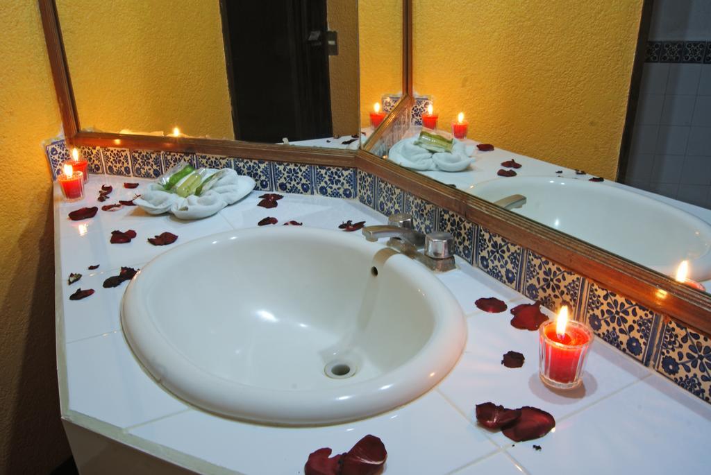 Hotel Plaza Santo Domingo Сан-Кристобаль-де-Ла-Касас Номер фото