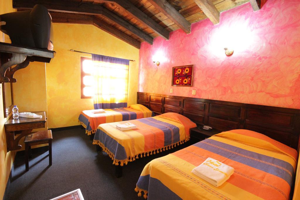 Hotel Plaza Santo Domingo Сан-Кристобаль-де-Ла-Касас Номер фото
