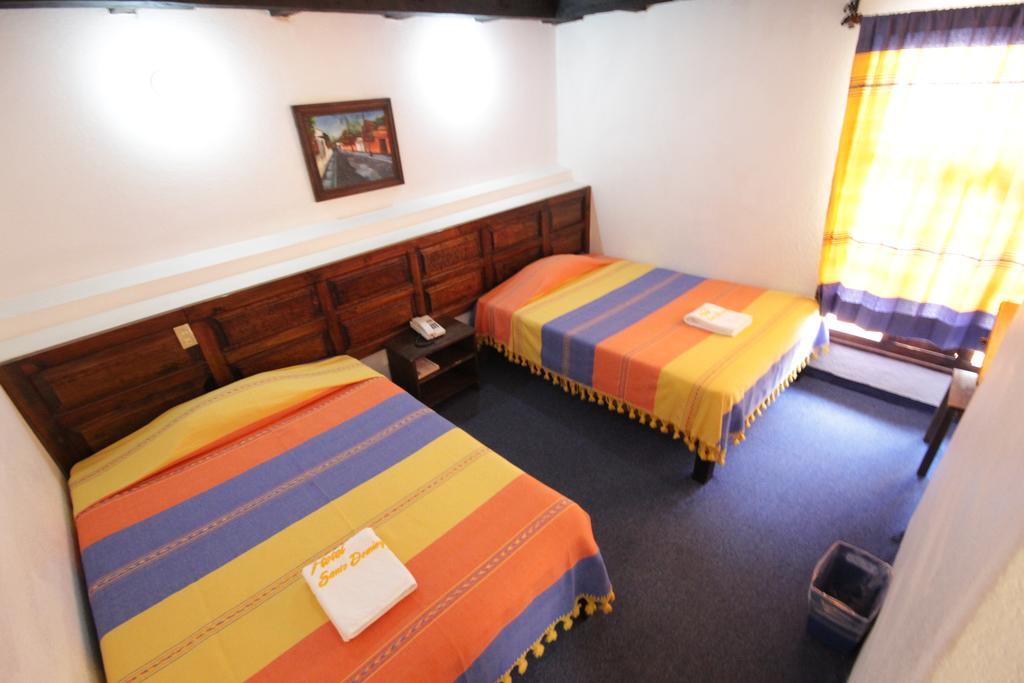 Hotel Plaza Santo Domingo Сан-Кристобаль-де-Ла-Касас Номер фото