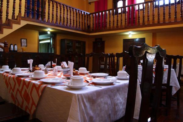 Hotel Plaza Santo Domingo Сан-Кристобаль-де-Ла-Касас Экстерьер фото
