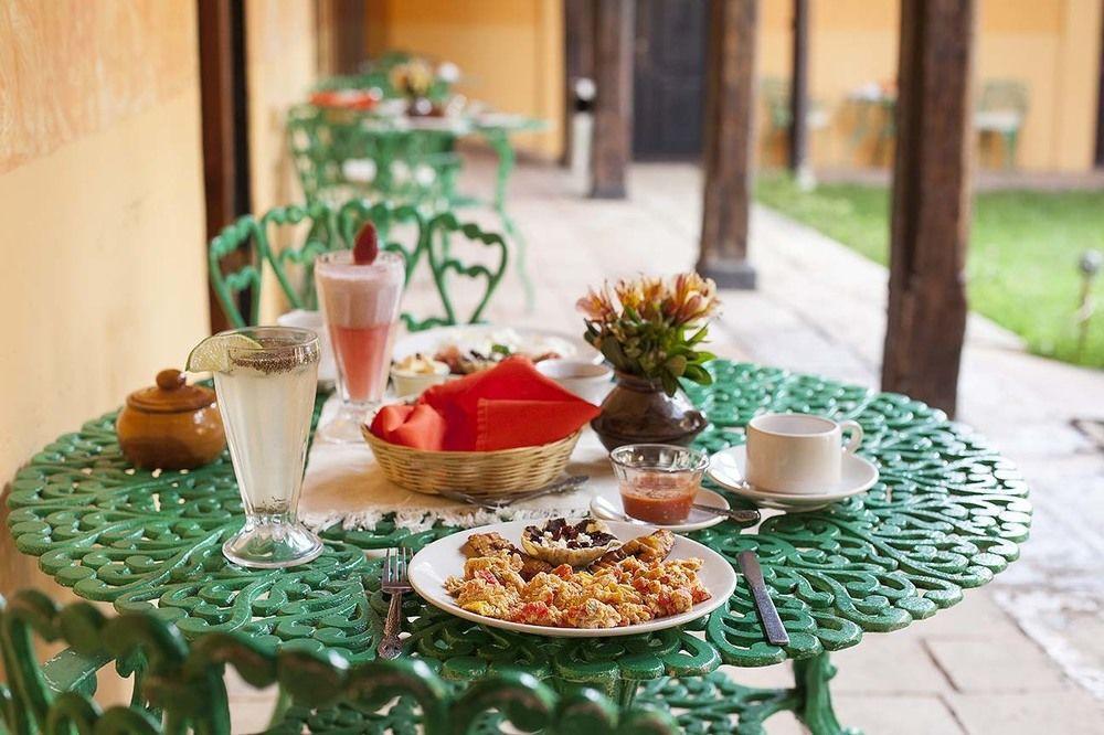 Hotel Plaza Santo Domingo Сан-Кристобаль-де-Ла-Касас Экстерьер фото