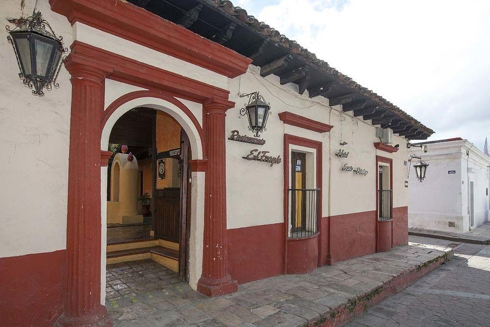 Hotel Plaza Santo Domingo Сан-Кристобаль-де-Ла-Касас Экстерьер фото