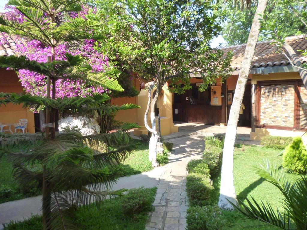 Hotel Plaza Santo Domingo Сан-Кристобаль-де-Ла-Касас Экстерьер фото