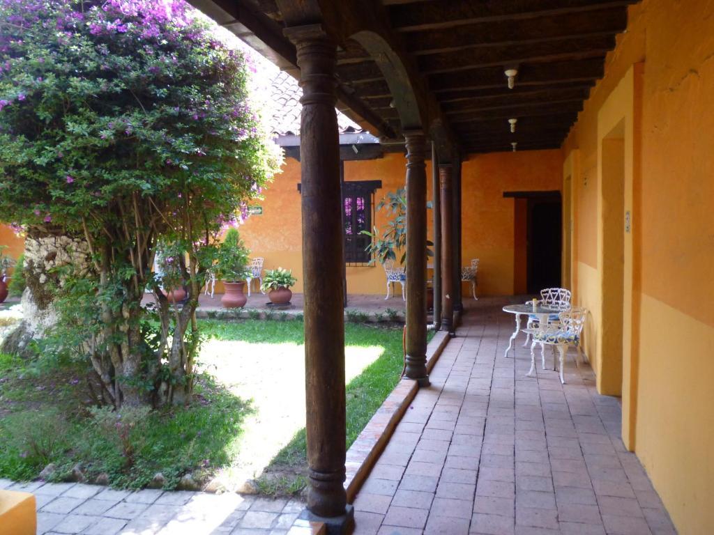Hotel Plaza Santo Domingo Сан-Кристобаль-де-Ла-Касас Экстерьер фото