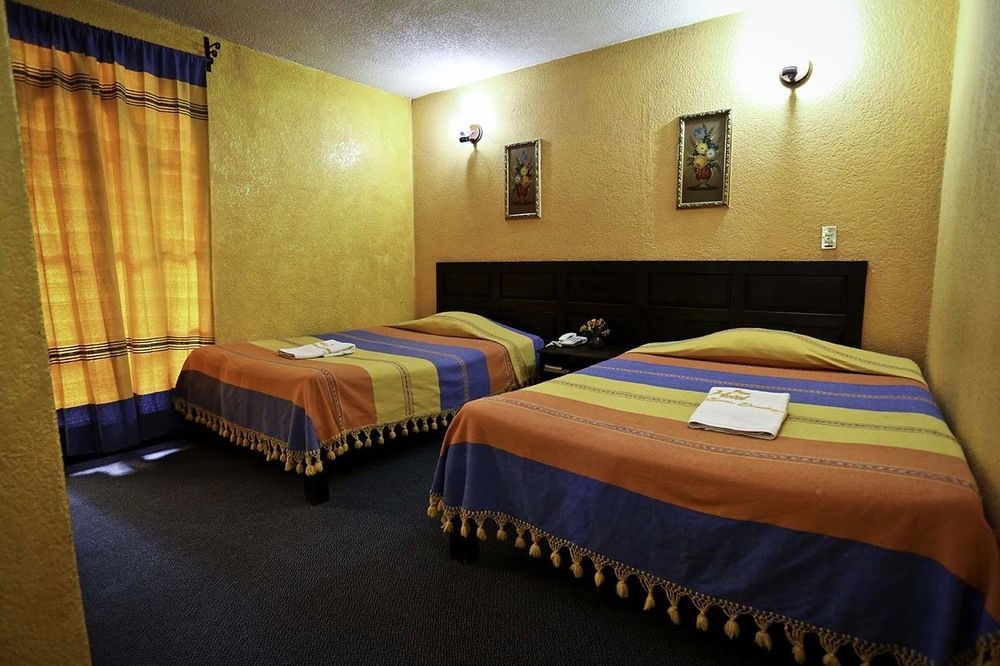 Hotel Plaza Santo Domingo Сан-Кристобаль-де-Ла-Касас Экстерьер фото