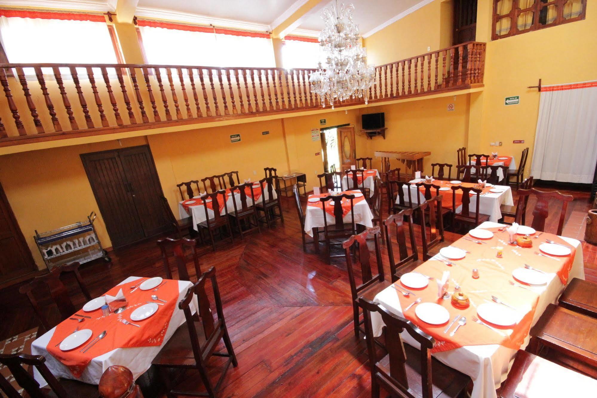 Hotel Plaza Santo Domingo Сан-Кристобаль-де-Ла-Касас Экстерьер фото