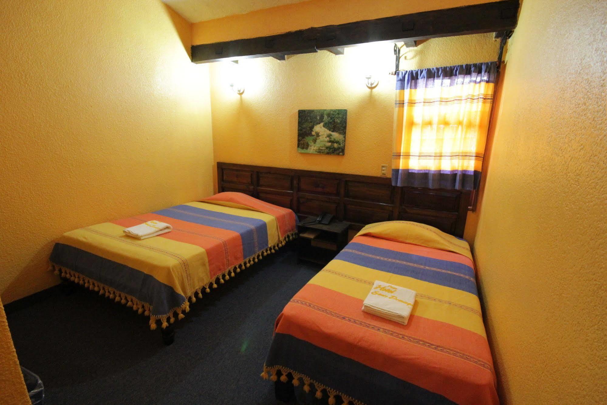 Hotel Plaza Santo Domingo Сан-Кристобаль-де-Ла-Касас Экстерьер фото
